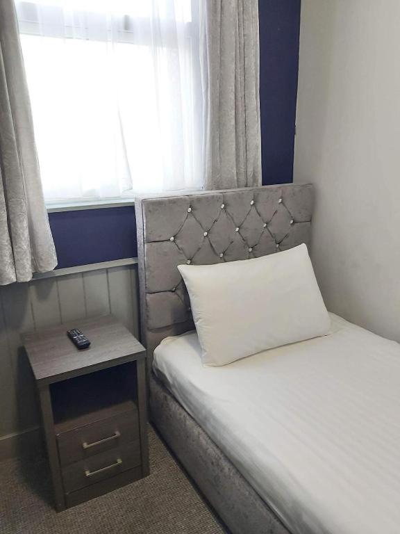 Oyo Ivy Hotel สเกคเนส ภายนอก รูปภาพ